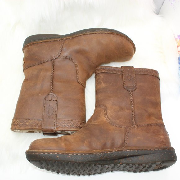 ugg aliso boots